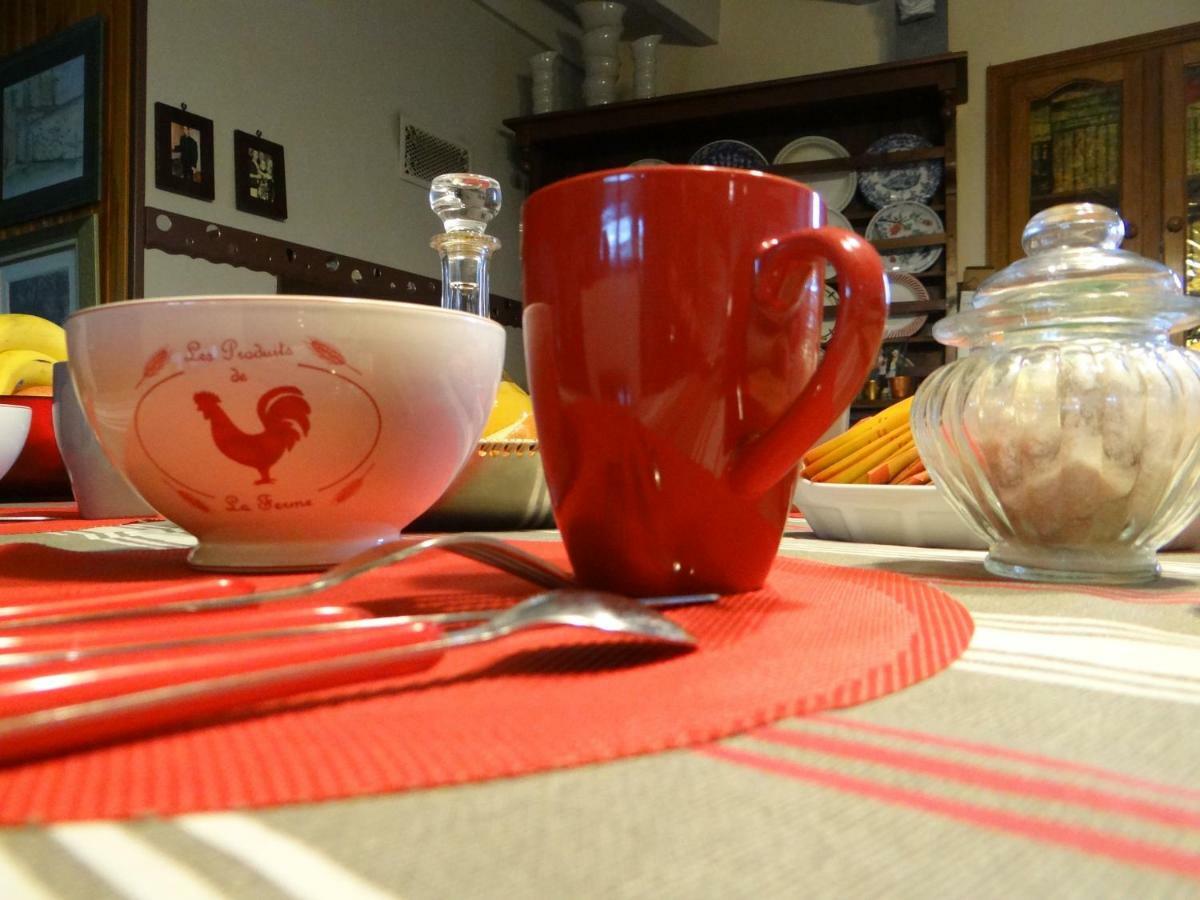 Le Grillage A Poules Bed & Breakfast Chateaubernard Ngoại thất bức ảnh