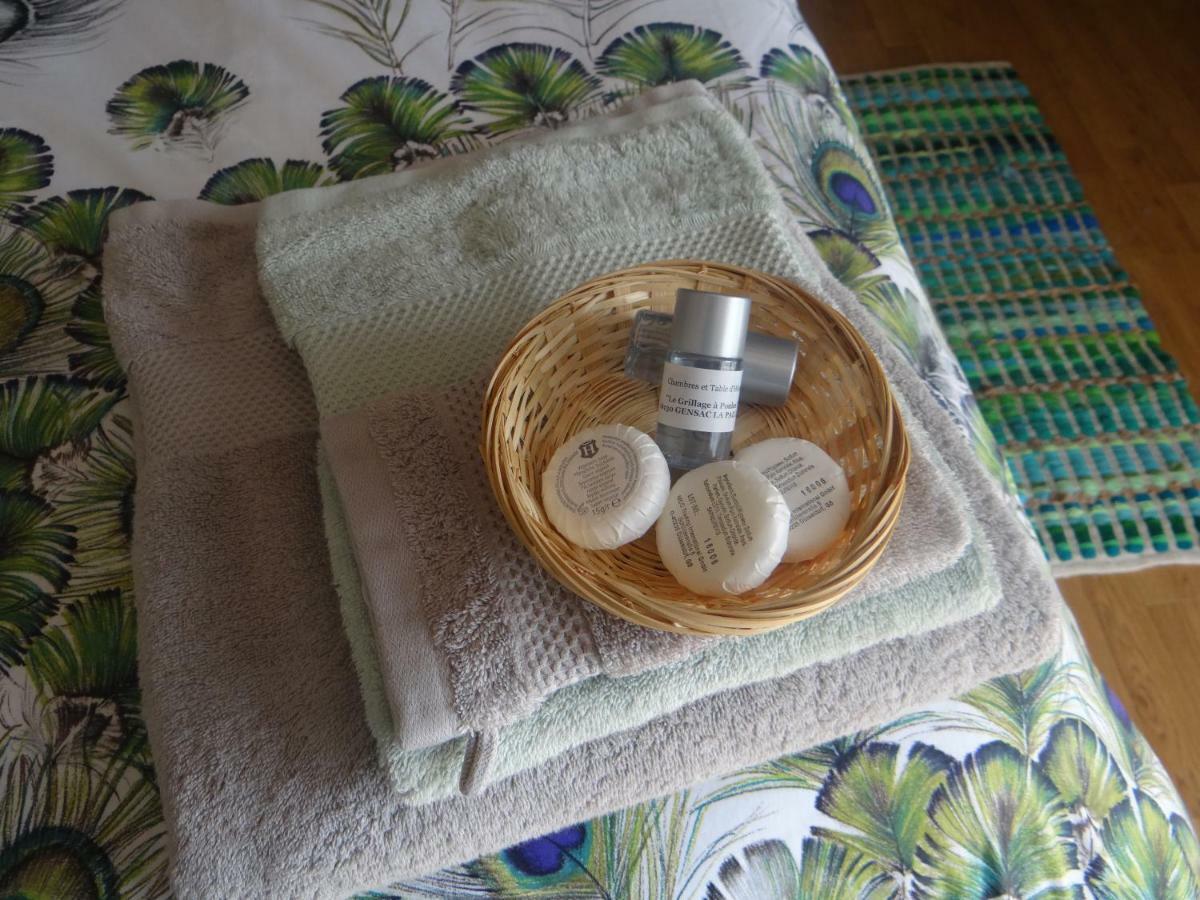 Le Grillage A Poules Bed & Breakfast Chateaubernard Ngoại thất bức ảnh